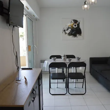 Apartment T2 Avec Terrasse Et Garage En Plein Centre, 4 Couchages - - Fr-1-226b-105 Cavalaire-sur-Mer