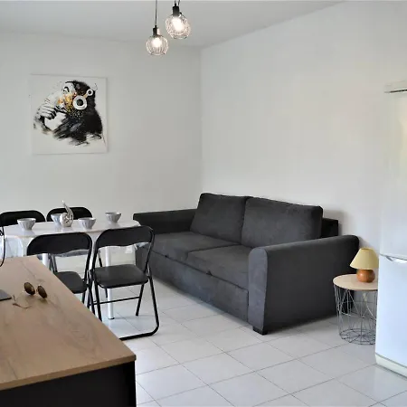 T2 Avec Terrasse Et Garage En Plein Centre, 4 Couchages - - Fr-1-226b-105 Apartment *